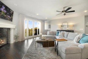 Hilltop Haven - Located in the HEART of Fayetteville - FIVE Minutes from DT and U of A!